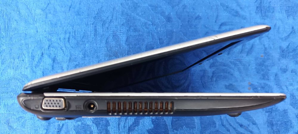 *ASUS Eee PC | 1201K AMD | Geode Netbook 30,7 cm (12.1") mini laptop