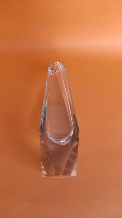 Елегантна ваза от кристал Мурано