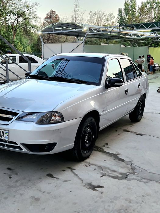 Nexia 2 tozza sotiladi