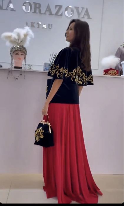 Продаю дизайнерское платье