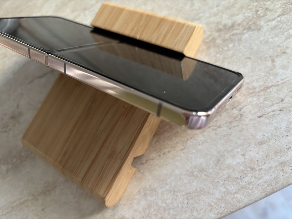 Samsung Galaxy Z Flip4