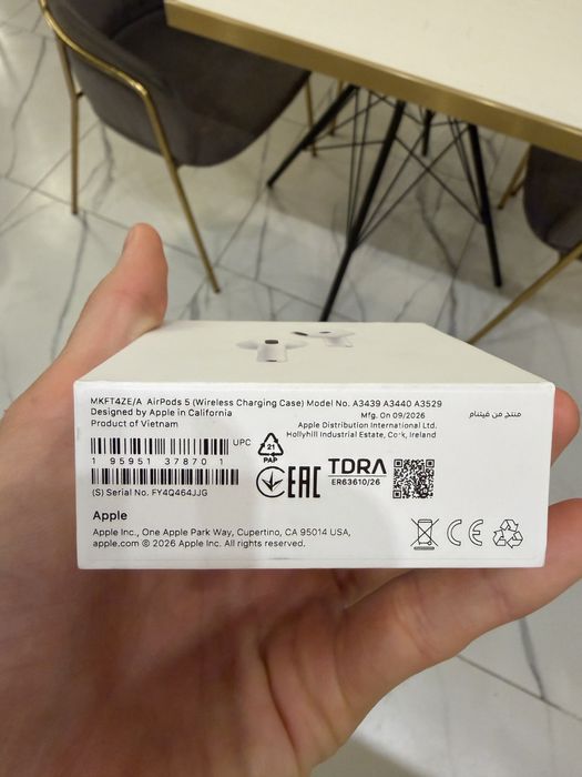 Продам airPods 5 запечатанный