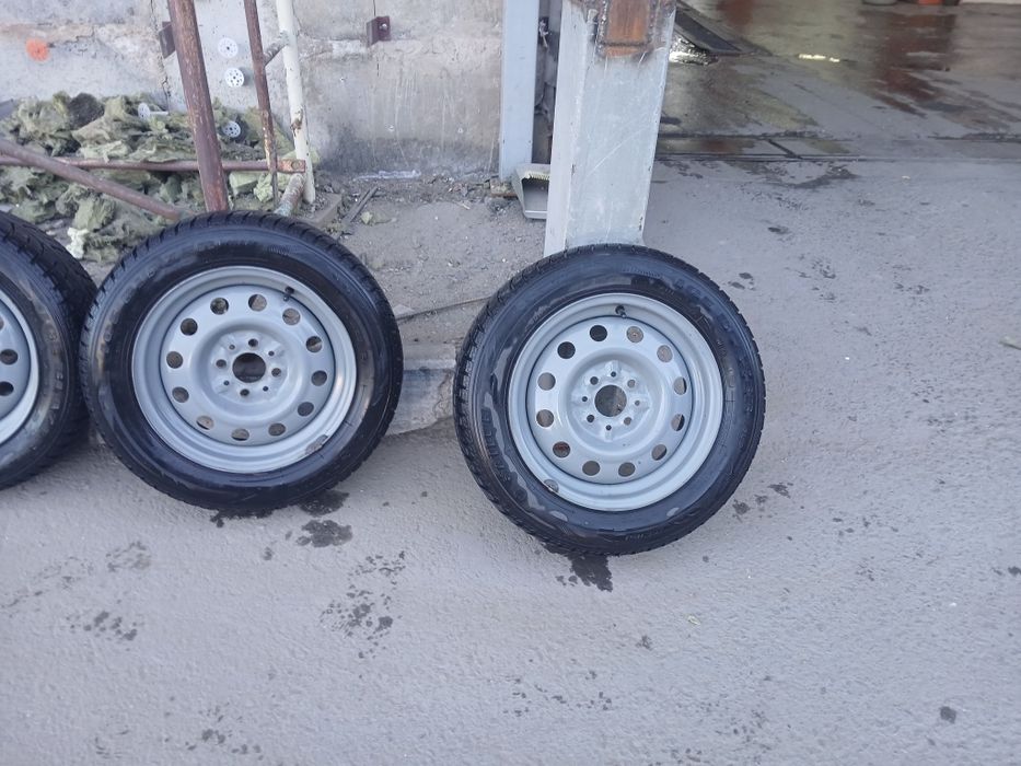 Продам диски с резиной на 14
