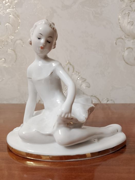 Статуэтки балерин Дашенька и Машенька. ЛФЗ.  См. все фото