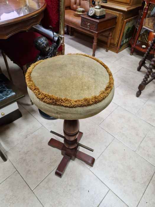 Прекрасен антикварен английски бар стол табуретка