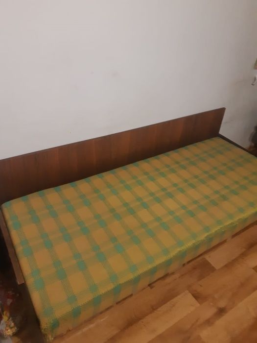 Кровать                .