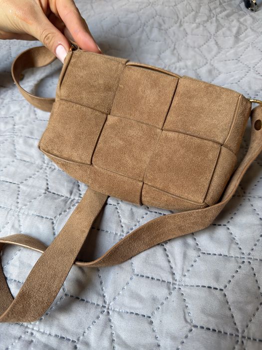 Велурена чанта модел на Botega Venetta