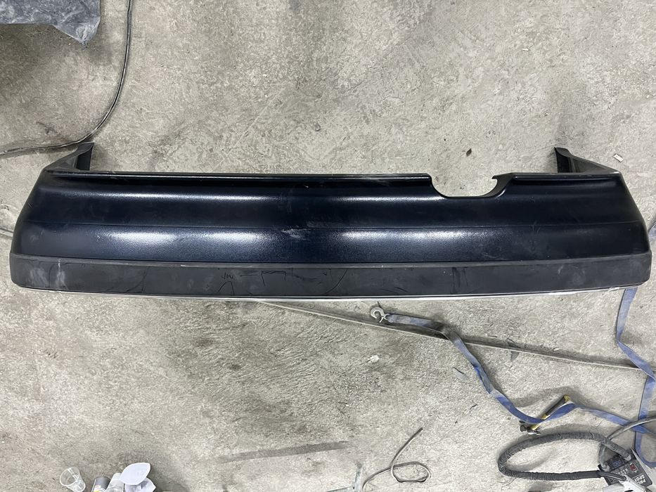 Бампер на ауди 80-90 Б3