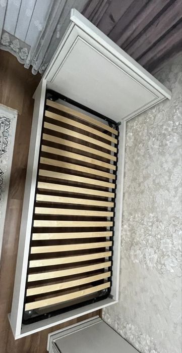 Кровать односпальная