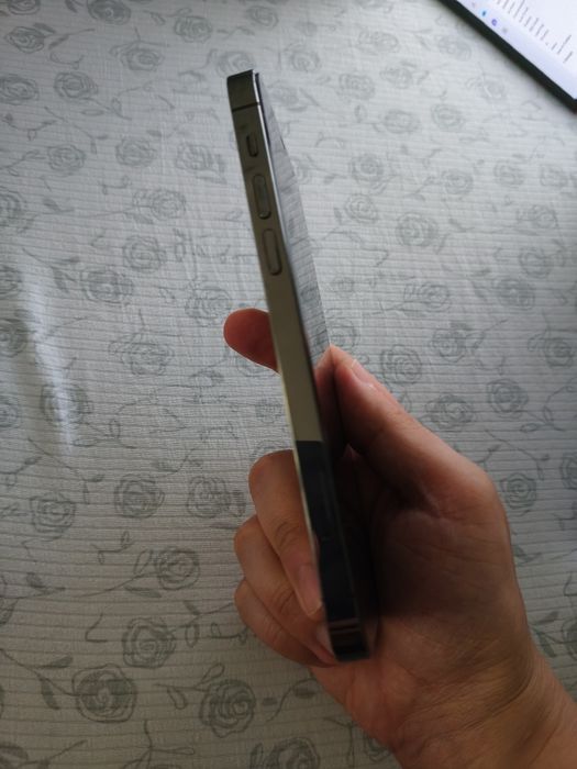Продам Iphone 12 pro