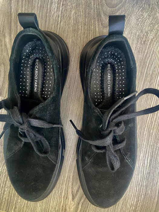 Спортно елегантни черни обувки/ маратонки,от велур и еко кожа,р-р 37,5