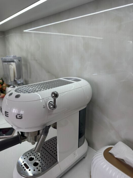 Кофеварка SMEG продам