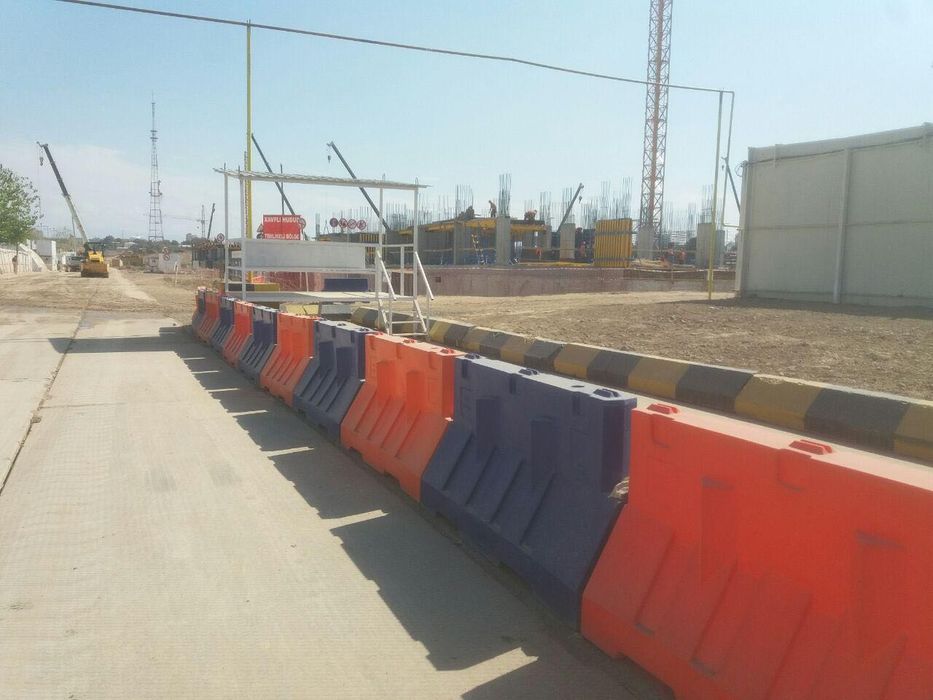 Дорожные барьеры и ограждения