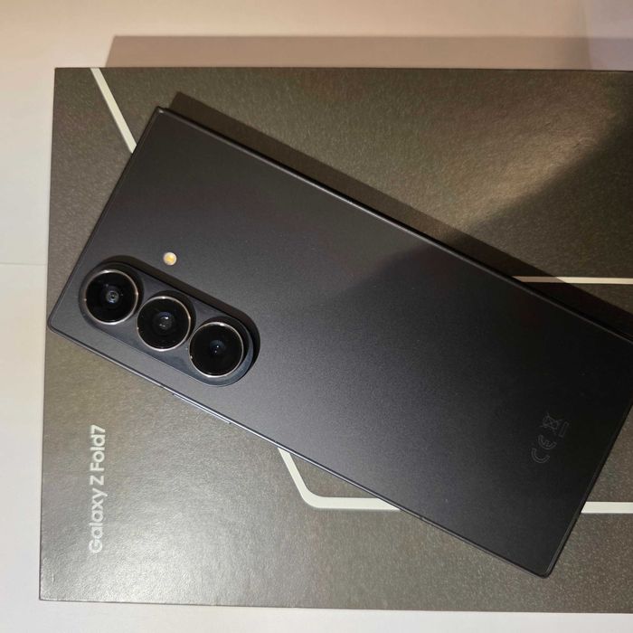 Samsung Galaxy Fold 7, 12GB RAM, capacitate 256GB - culoare jetblack