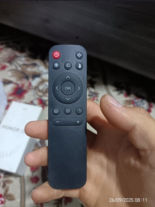 Projektor HY300 pro android WiFi BT YouTube Play merket