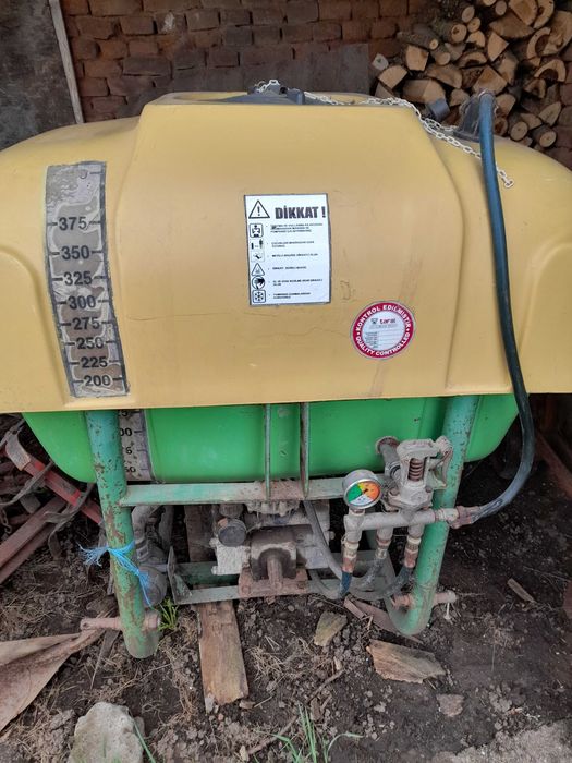 Щангова пръскачка 400 литра.