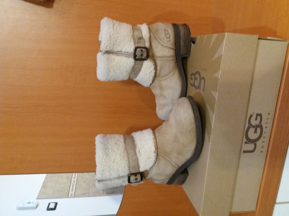 UGG-uri damă originale marimea 35