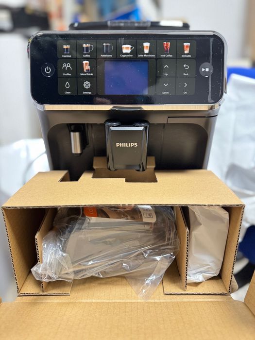 Aparat de cafea Philips Seria 5500 LatteGo – Nou! Sigilat! Ultimul model!