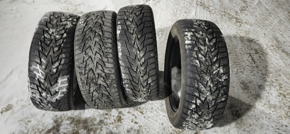 Продаю комплект б/у резины