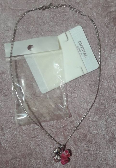 Гривни, обеци, колие