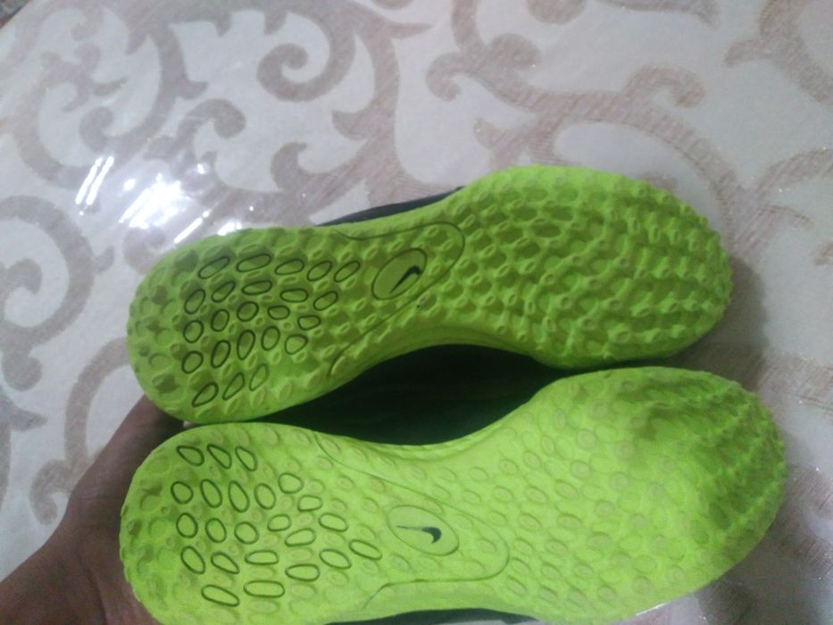 Сараканожки Nike tempo