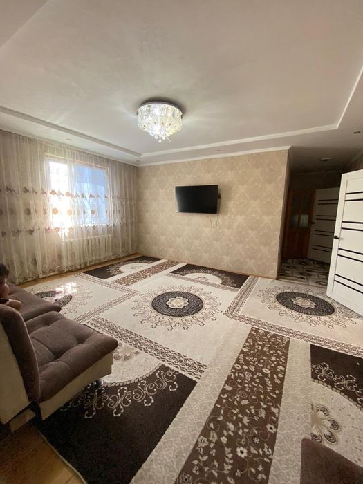Үй сатылады. Продаётся дом.