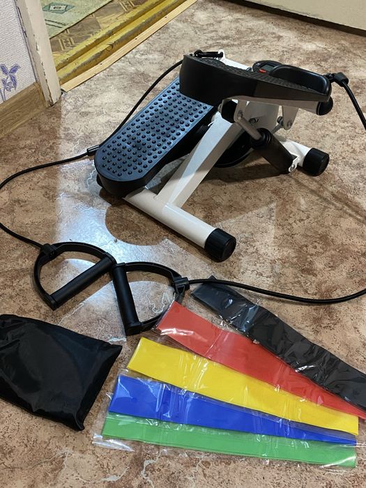 Степпер для тренировок + эспандеры