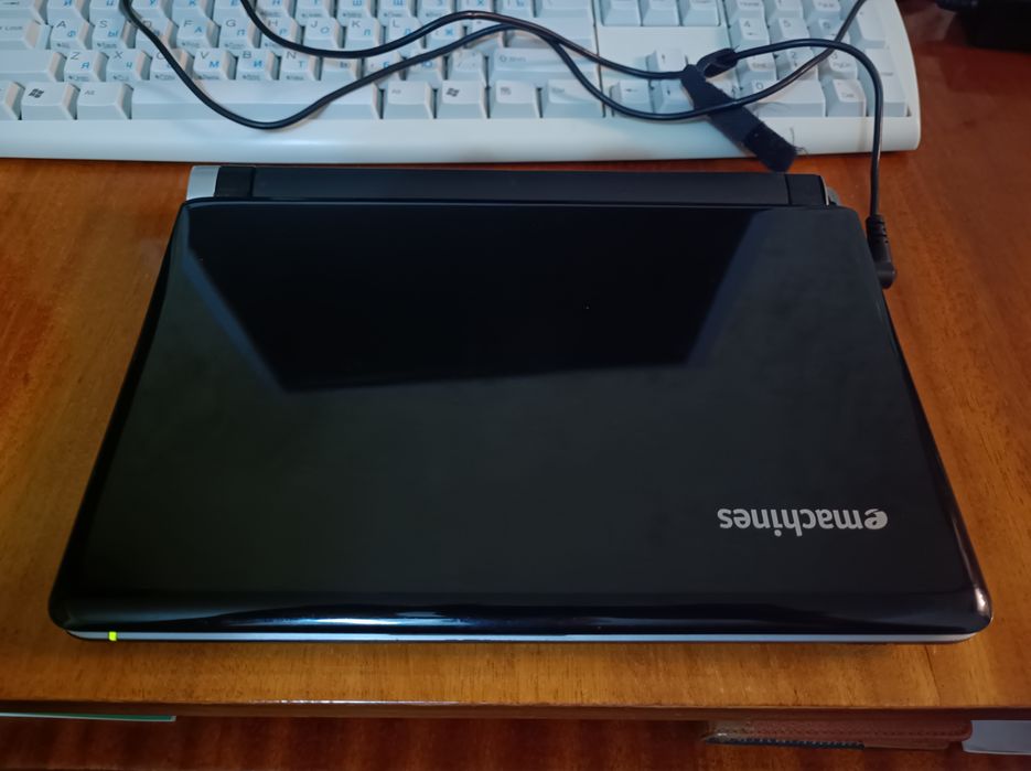 Нетбук Emachines e250