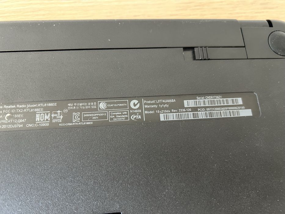 HP Pavilion - 15-r210dx на части