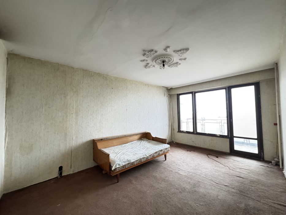 Продава се Тристаен апартамент в Казанлък - 84 кв.м за 357 €/кв.м - Снимка #2