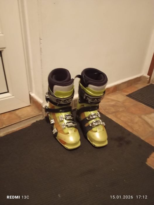 Clăpari Scarpa Nr 40