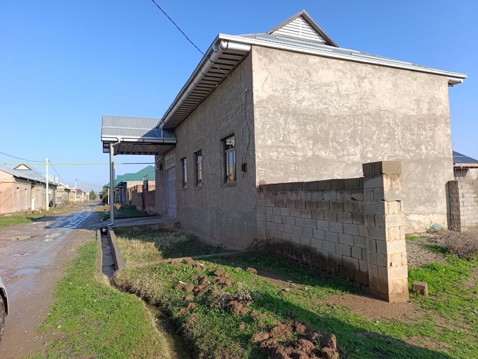 Уй жой куриш учун ер сотилади