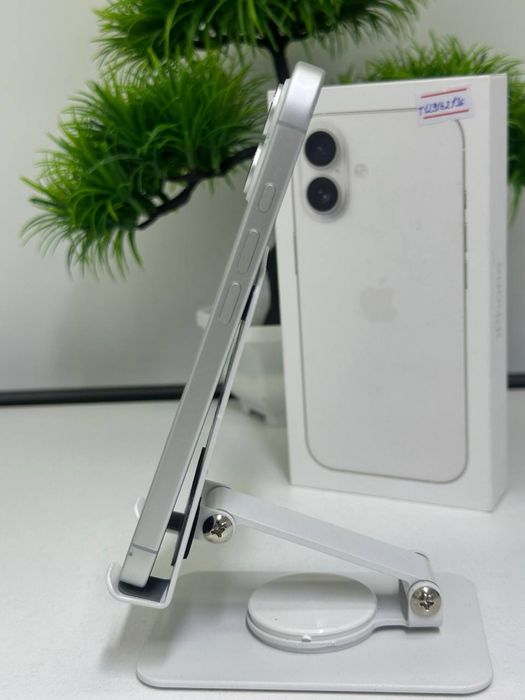 iPhone 17 / 256gb / E-sim / Akb: 100% цп:139 / ::
