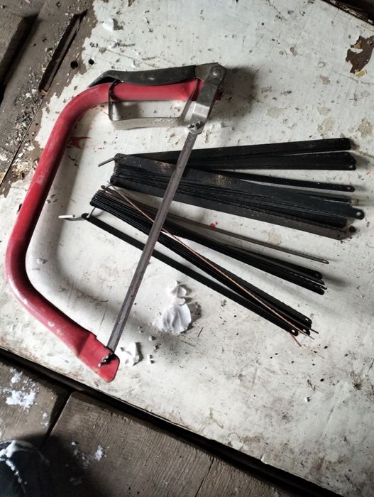 Продам разное Тренажер Турник