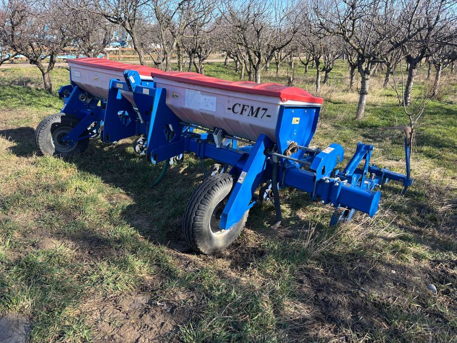 Cultivator cu fertilizare Mecanica Ceahlau CFM -7, 7 randuri, 2018