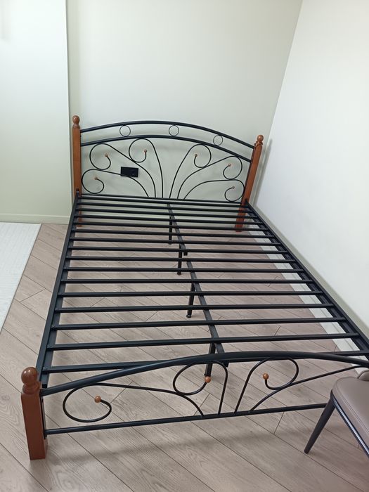 Кровать двухспальная