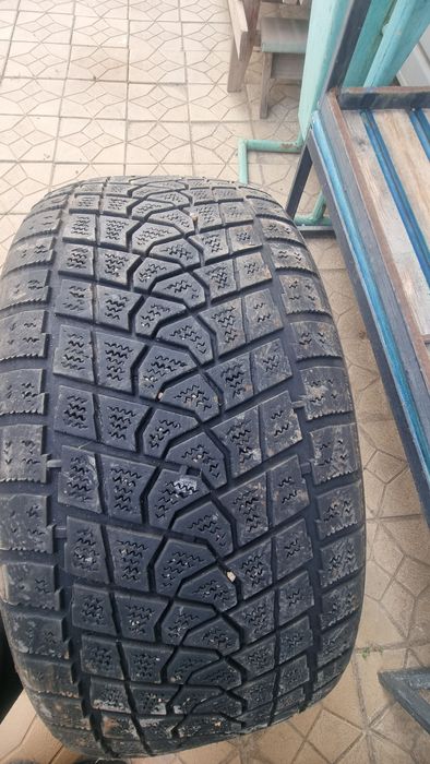 Продам резину на 20