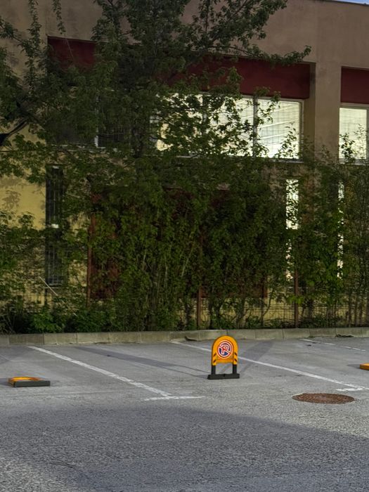 Loc parcare River’s Tower tudor