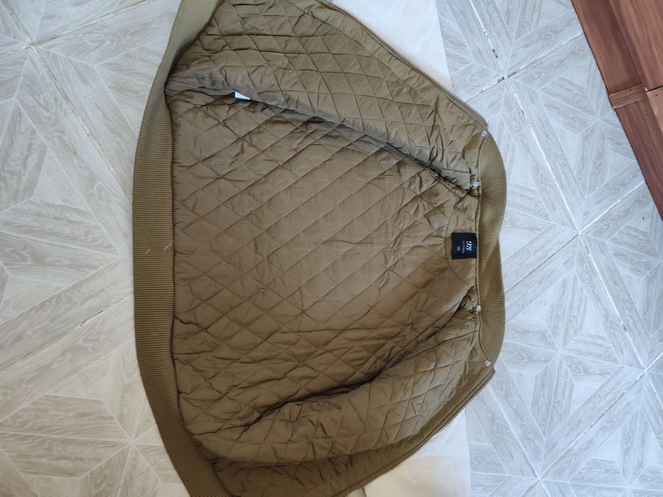 Продам куртку новую