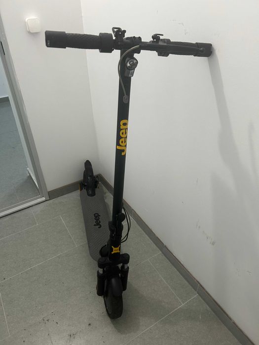 Trotineta electrica JEEP 2XE SENTINEL V3, 8.5 inch, pliabila, negru