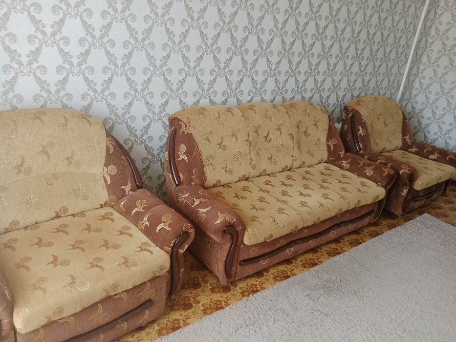 Диван два кресла ! Все раскладывается!