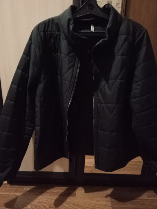 Продам легкую куртку