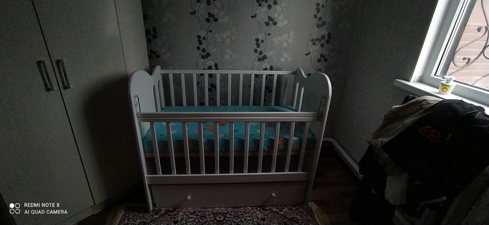 Продам детскую кроватку