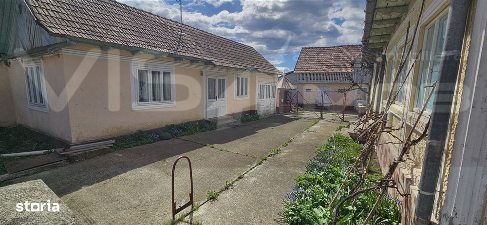 Casă de vânzare la cca.10 km de Onești - Com. Tg. Trotuș