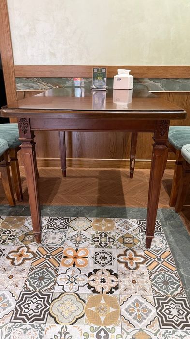 Продается стол состояние отличное