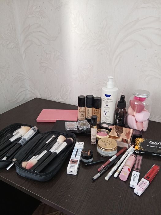 Продам косметику для визажиста