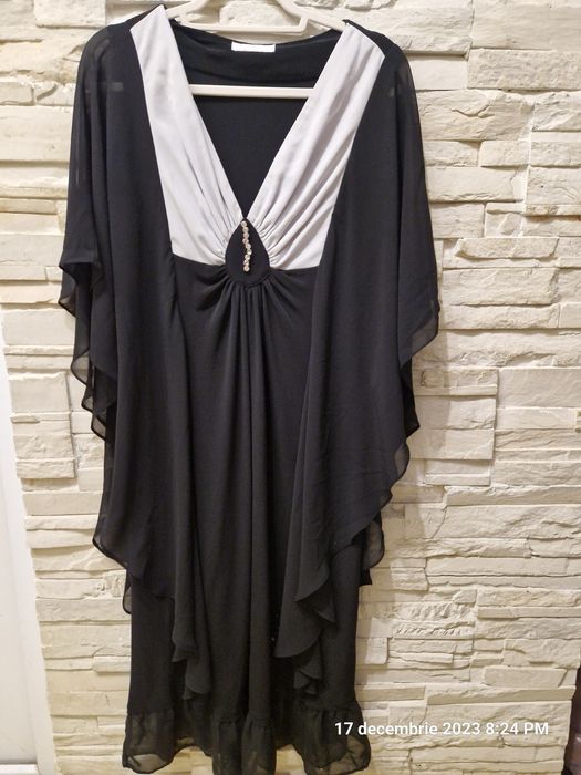 Rochii elegante 44/48 L/XL Bluze XL, XXL