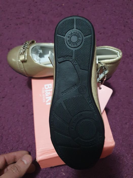 Pantofi eleganti fete !