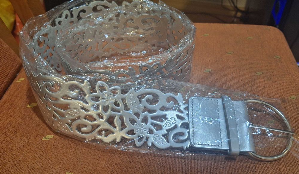 Дамски колан с красив дизайн