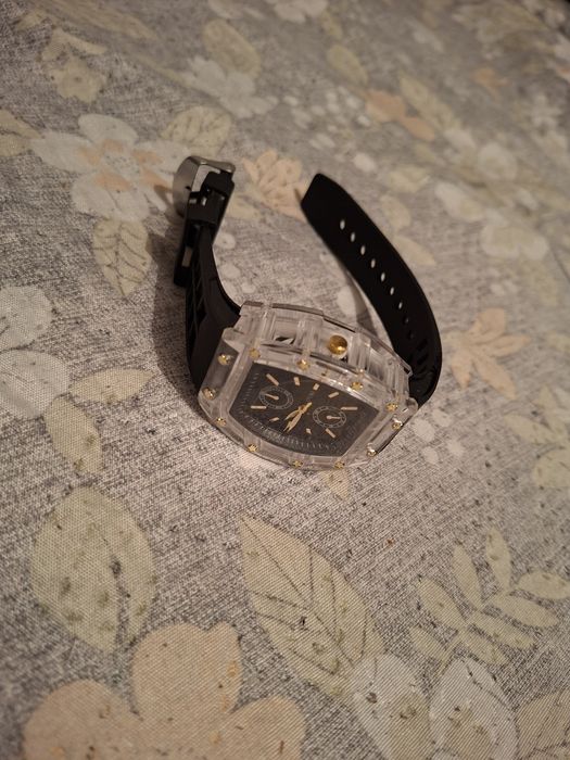 Часы quartz ouki 30000тг